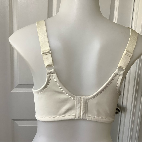 Vanity Fair Cream Full Coverage Bra with Molded Cups 44 C - Picture 4 of 7